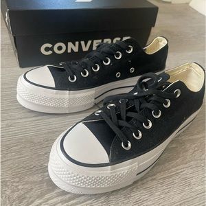 New Size 7 platform Converse Sneakers